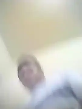 Snapshot of checheludo23 chatting on February 19, 11:01 pm checheludo23 online show from February 19, 11:01 pm