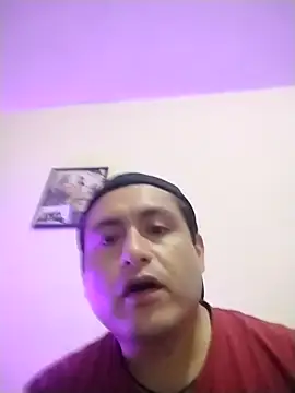 Snapshot of checheludo23 chatting on February 21, 12:55 am checheludo23 online show from February 21, 12:55 am