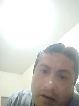 Snapshot of checheludo23 chatting on February 23, 4:32 am checheludo23 online show from February 23, 4:32 am