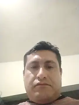 Snapshot of checheludo23 chatting on April 8, 3:28 am checheludo23 online show from April 8, 3:28 am