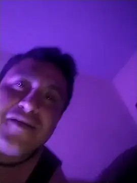 Snapshot of checheludo23 chatting on April 11, 9:46 am checheludo23 online show from April 11, 9:46 am