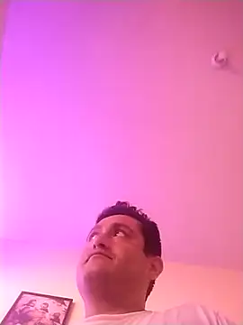 Snapshot of checheludo23 chatting on April 15, 10:10 pm checheludo23 online show from April 15, 10:10 pm