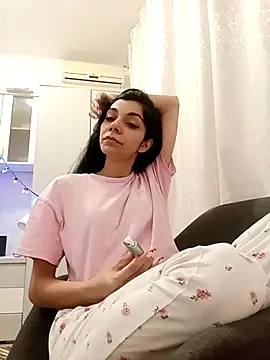 ReneeVoss online show from December 18, 2:39 am