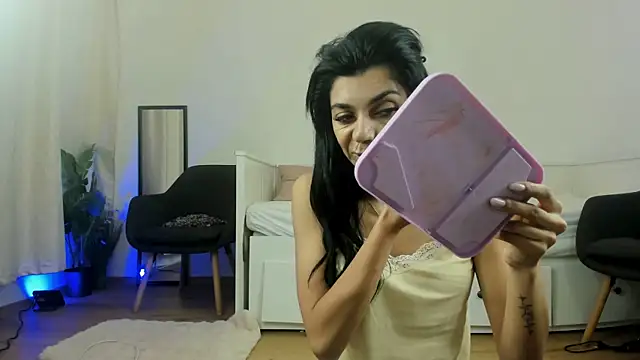 ReneeVoss online show from February 19, 4:30 am