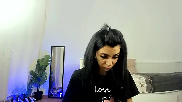 ReneeVoss online show from March 10, 4:06 am