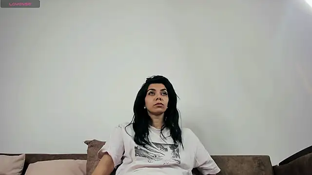 ReneeVoss online show from April 27, 3:26 am