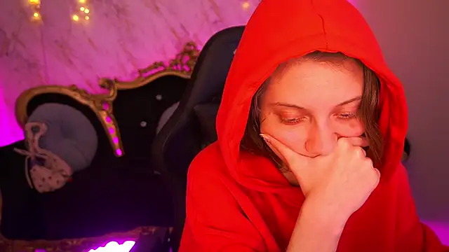 CuteeFoxy online show from January 14, 2:33 pm