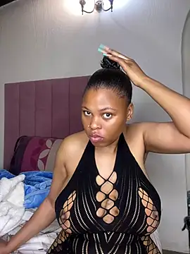 Snapshot of Bubbles156 chatting on July 27, 4:30 am Bubbles156 online show from July 27, 4:30 am