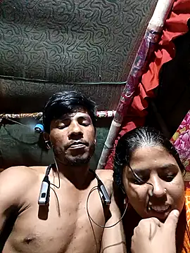Snapshot of Pori_Moni1 chatting on October 15, 7:47 pm Pori Moni1 online show from October 15, 7:47 pm