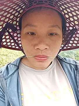 Snapshot of Mising5022 chatting on October 27, 5:44 am Mising5022 online show from October 27, 5:44 am