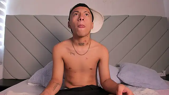 little kris1 online show from October 15, 12:49 pm