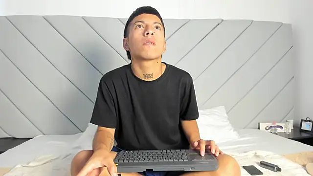 little kris1 online show from October 25, 12:34 pm