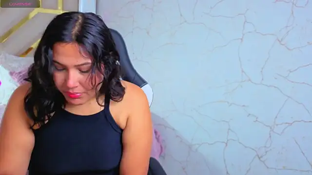 Snapshot of luna_jonezz chatting on November 11, 11:10 am luna jonezz online show from November 11, 11:10 am