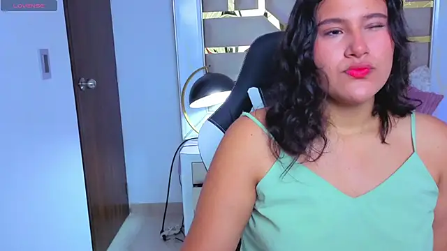 Snapshot of luna_jonezz chatting on November 19, 11:21 am luna jonezz online show from November 19, 11:21 am