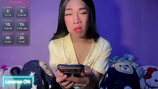 Yourasianbabyemma online show from April 21, 11:40 pm