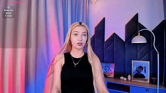 Snapshot of AlysiaSun_ chatting on June 1, 11:23 am AlysiaSun online show from June 1, 11:23 am