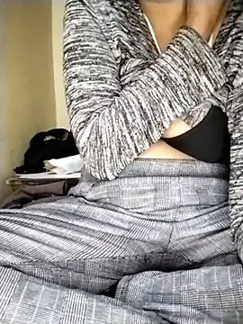 strip queennn online show from January 14, 4:56 pm