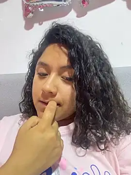 Snapshot of Techi0525 chatting on October 29, 4:04 am Techi0525 online show from October 29, 4:04 am