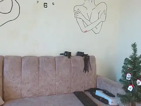 MIS CINNA  online show from November 18, 3:05 pm