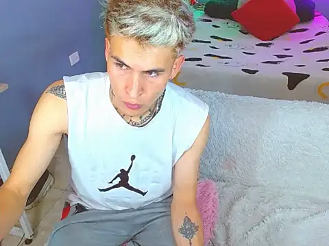 Latin boysxxxx online show from November 10, 3:49 am