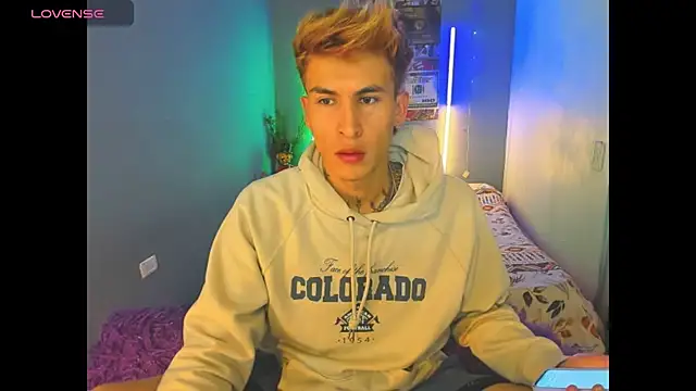 Latin boysxxxx online show from March 12, 11:33 pm