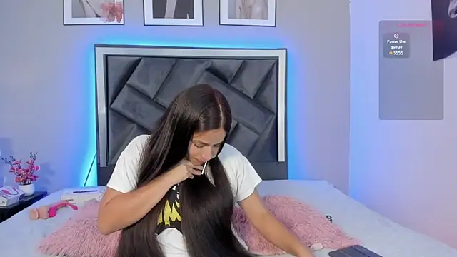 zoe longhair online show from October 18, 6:30 pm