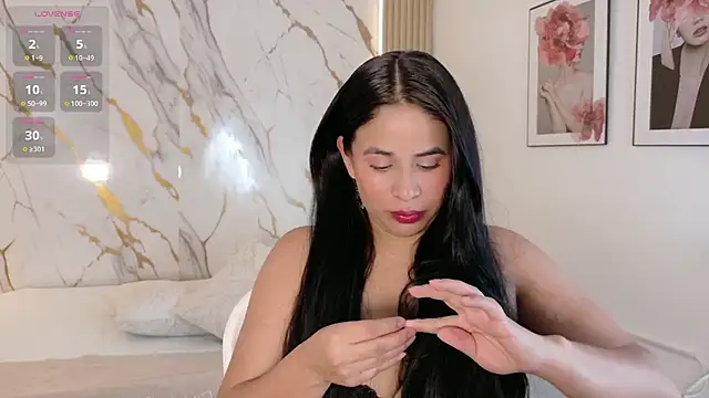 Snapshot of zoe_longhair chatting on July 20, 1:35 pm zoe longhair online show from July 20, 1:35 pm