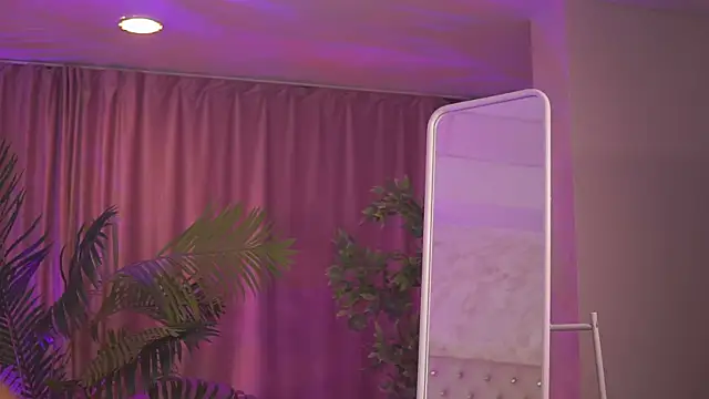 TiffanyBlaize online show from November 3, 7:26 pm