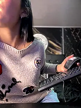 Snapshot of Arianaa_Toro chatting on November 20, 1:33 pm Arianaa Toro online show from November 20, 1:33 pm