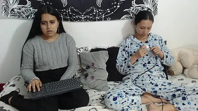 abby n emily online show from April 27, 3:21 pm