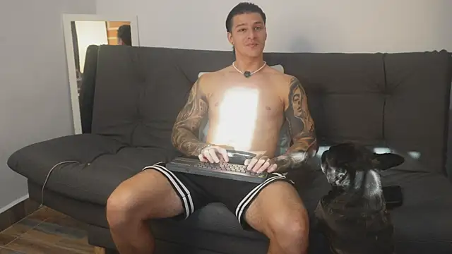 Snapshot of Dominick_walker chatting on November 22, 9:36 pm Dominick walker online show from November 22, 9:36 pm