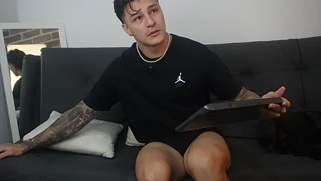 Dominick walker online show from February 1, 10:30 pm