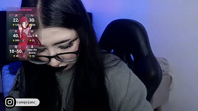 Snapshot of VamppyJane chatting on November 5, 12:21 am VamppyJane online show from November 5, 12:21 am