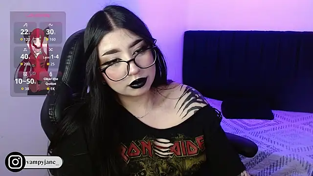 Snapshot of VamppyJane chatting on November 12, 2:01 am VamppyJane online show from November 12, 2:01 am