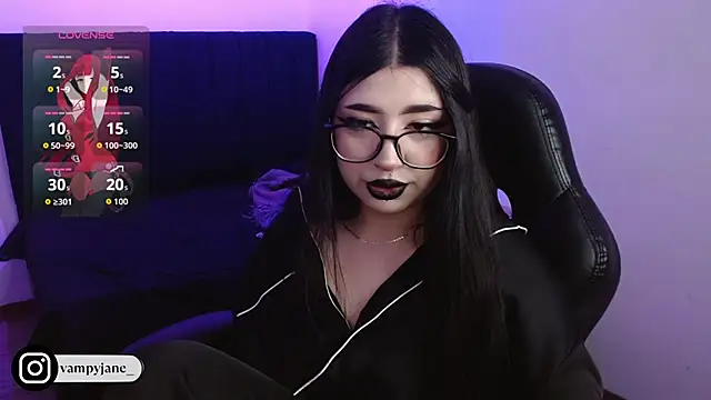 Snapshot of VamppyJane chatting on November 26, 3:18 am VamppyJane online show from November 26, 3:18 am