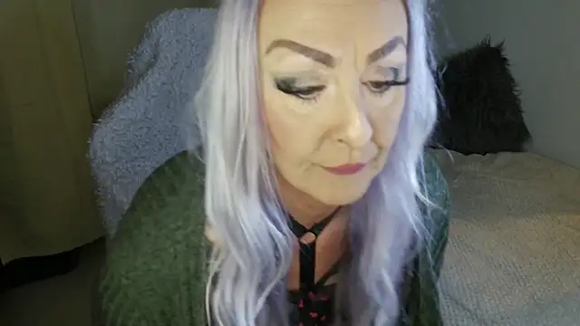 Snapshot of TheOGMiaMystique chatting on November 1, 5:15 pm TheOGMiaMystique online show from November 1, 5:15 pm