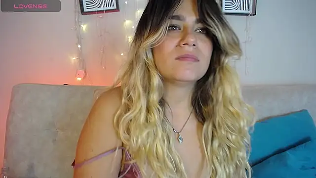 Sweet Bella Valery online show from April 28, 2:27 am