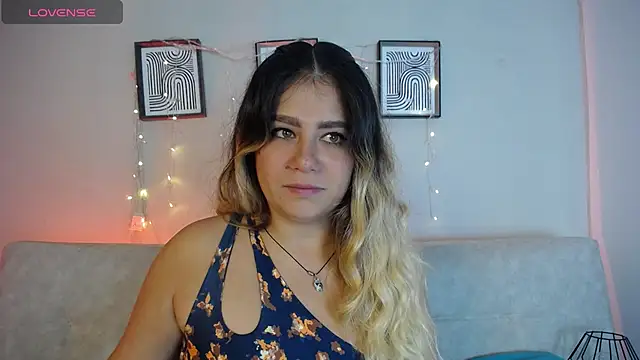 Sweet Bella Valery online show from April 28, 8:47 pm