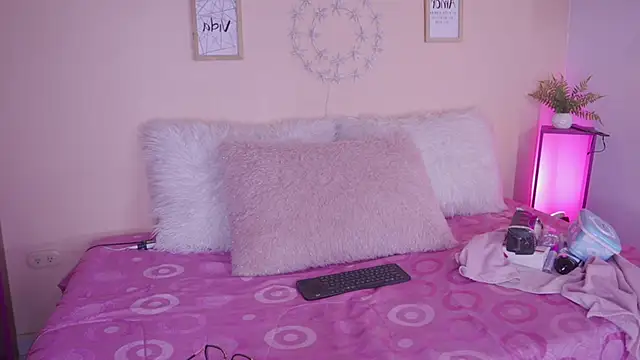 Meggie  online show from November 15, 7:43 pm