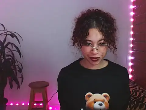 Snapshot of Medussa3033 chatting on October 30, 2:35 am Medussa3033 online show from October 30, 2:35 am