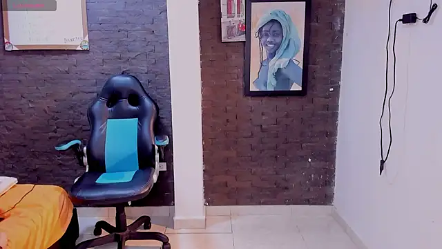 Snapshot of Lessly_Cooper chatting on November 14, 6:06 pm Lessly Cooper online show from November 14, 6:06 pm