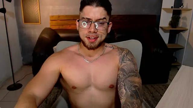 Mike montoya01 online show from June 26, 3:22 am