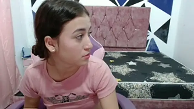 scarleth18 online show from December 2, 8:59 pm