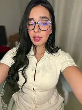 MiaSofia   online show from May 3, 5:13 am