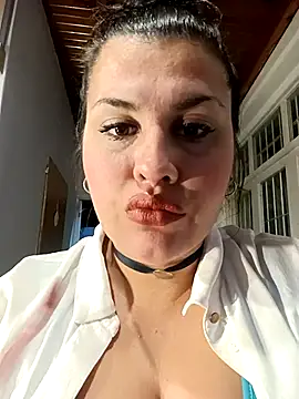 Snapshot of Sexylips200 chatting on October 21, 6:14 am Sexylips200 online show from October 21, 6:14 am