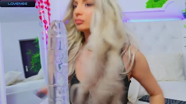 Snapshot of AriannaSins chatting on March 4, 4:20 pm AriannaSins online show from March 4, 4:20 pm