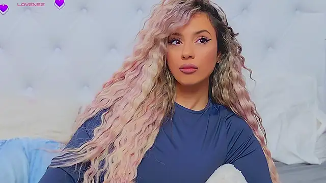 Snapshot of AriannaSins chatting on March 13, 4:23 pm AriannaSins online show from March 13, 4:23 pm