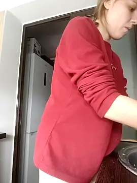 SandyCassie online show from February 12, 8:53 am