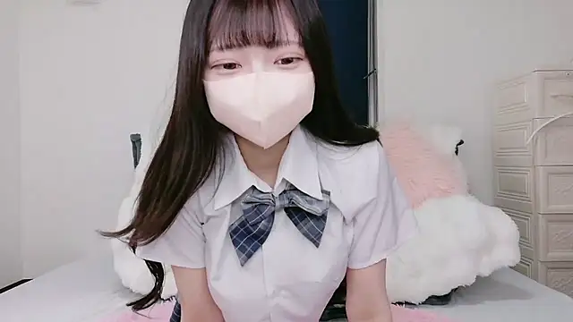 Snapshot of Mirai_oO16Oo chatting on October 17, 10:51 am Mirai oO16Oo online show from October 17, 10:51 am