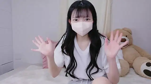 Snapshot of Mirai_oO16Oo chatting on October 20, 7:31 am Mirai oO16Oo online show from October 20, 7:31 am